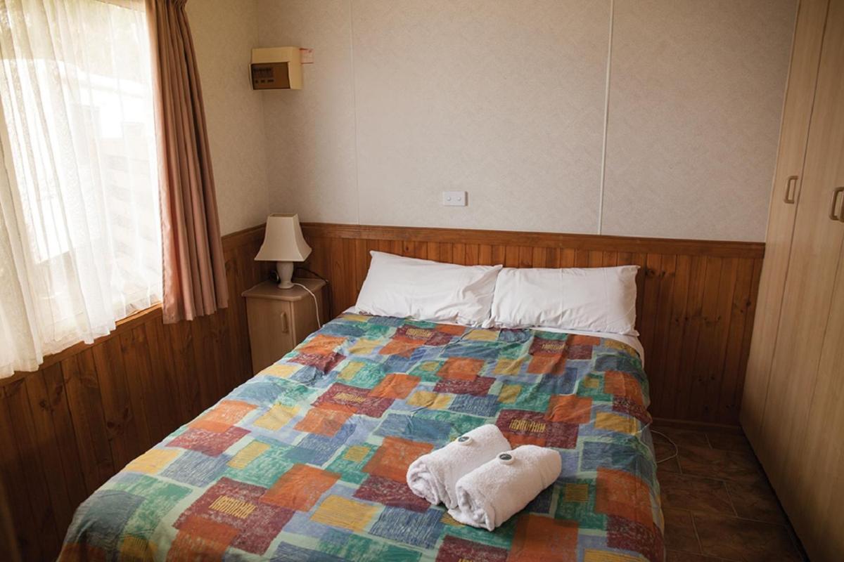 Crystal Brook Tourist Park Hotel Doncaster East Room photo