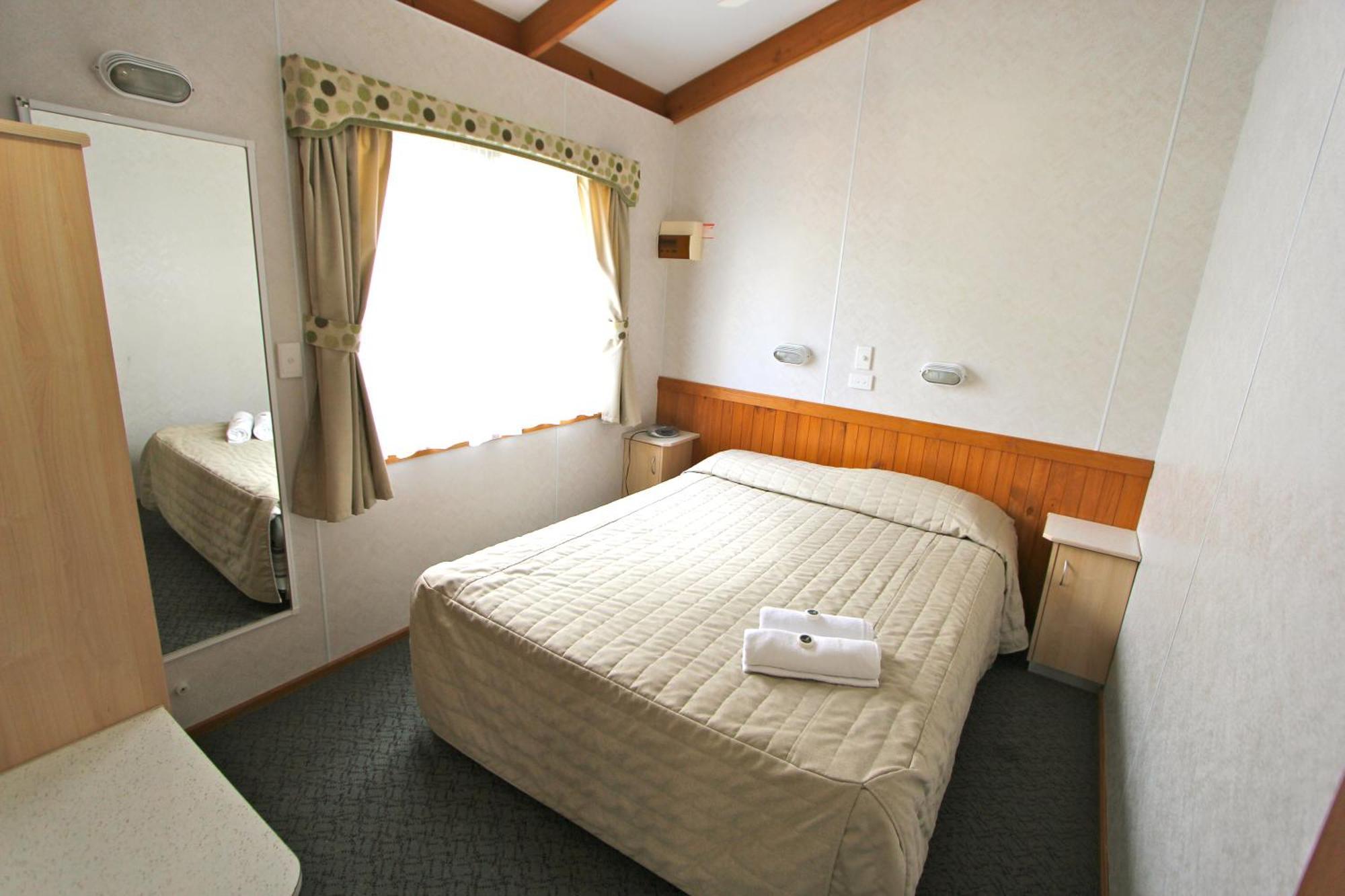Crystal Brook Tourist Park Hotel Doncaster East Room photo
