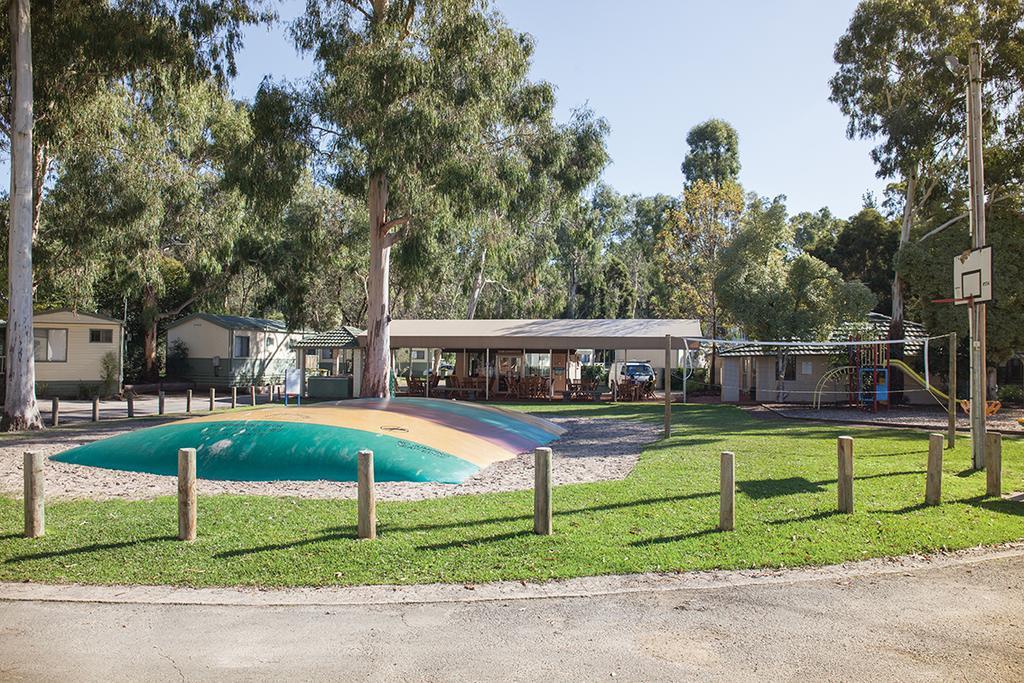 Crystal Brook Tourist Park Hotel Doncaster East Exterior photo