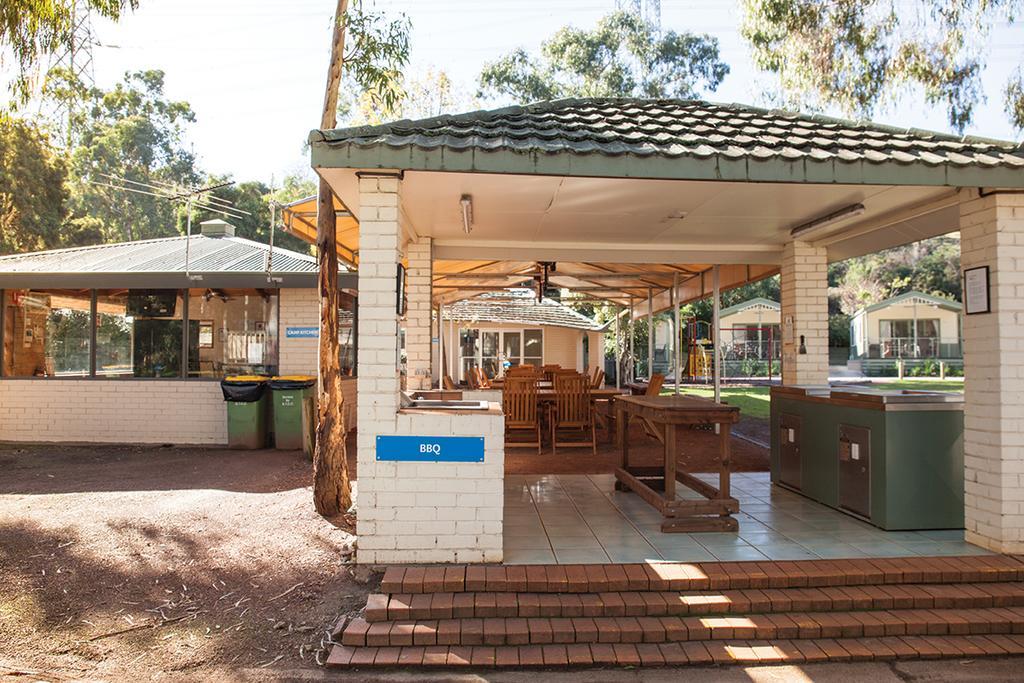 Crystal Brook Tourist Park Hotel Doncaster East Exterior photo