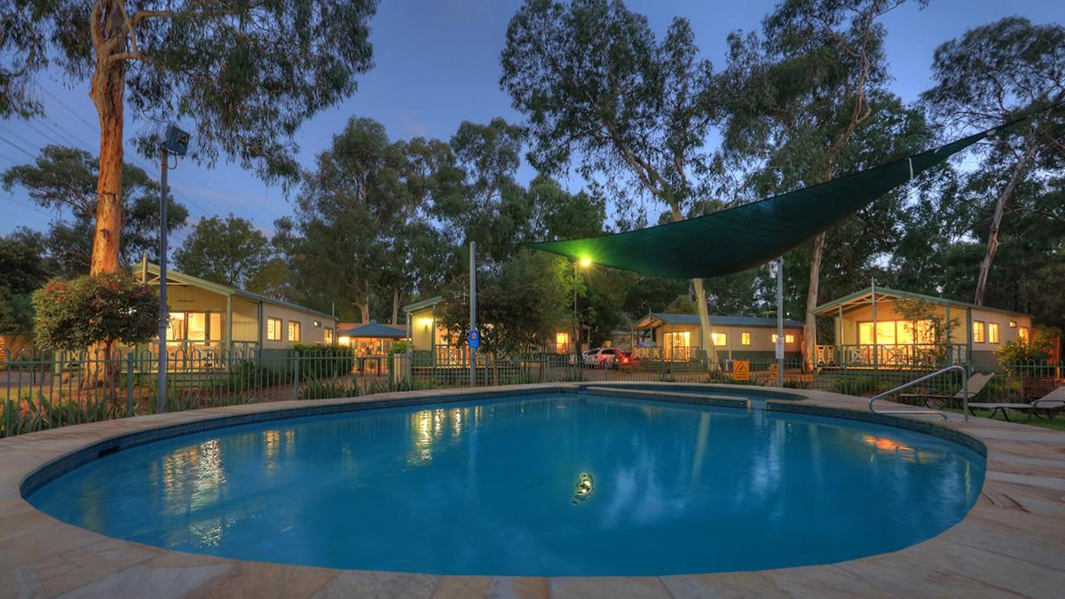 Crystal Brook Tourist Park Hotel Doncaster East Exterior photo